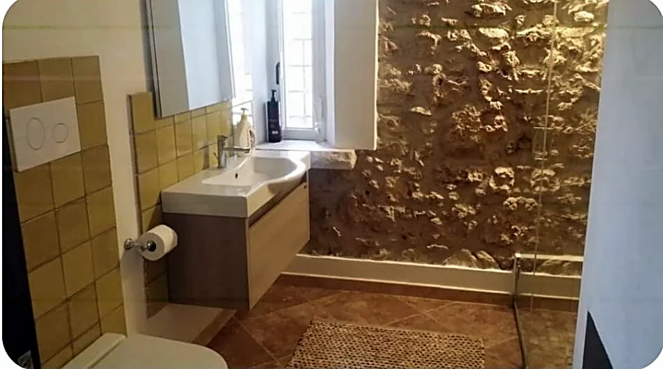 Bagno in pietra